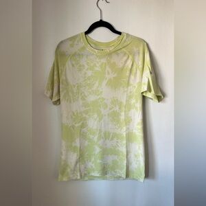 ❗️💲CLOSEOUT SALE: $5 💲❗️- Lime Tie-Dye Short Sleeve Tee